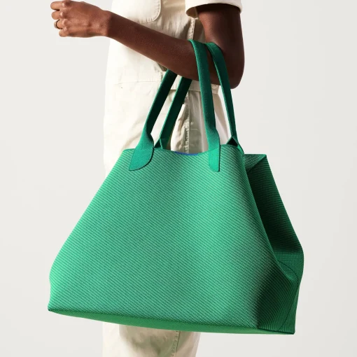 The Lightweight Mega Tote