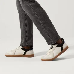The Rs01 Sneaker