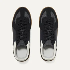The Rs01 Sneaker