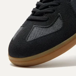 The Rs01 Sneaker