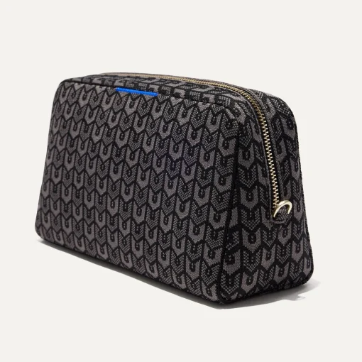 The Universal Pouch
